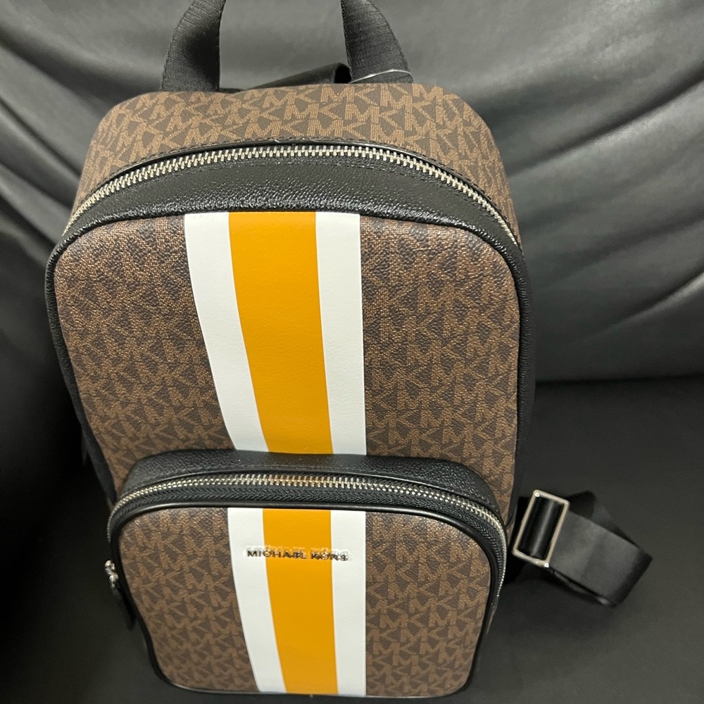 Michael Kors Commuter Sling Pack - Picture 2 of 6
